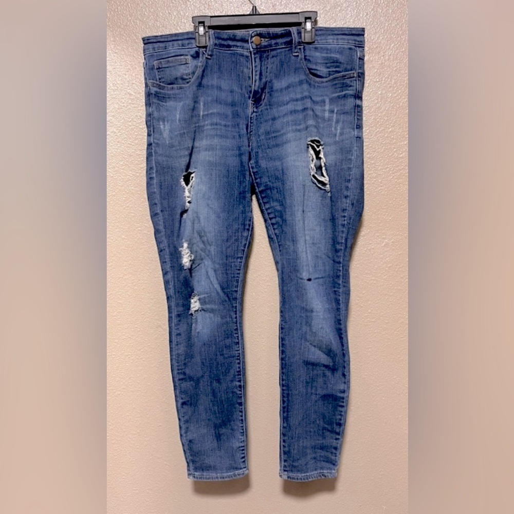 Studio Blue High Rise Distressed Denim Jeans Casual Spring Stretchy Shaping - Picture 2 of 5